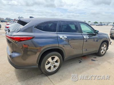Trzecie zdjęcie samochodu z tyłu: 2023 TOYOTA HIGHLANDER LE VIN:5TDKDRAH6PS013865 - miniatura