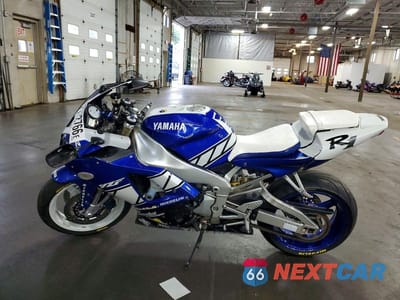 Trzecie zdjęcie samochodu z tyłu: 2001 YAMAHA YZFR1 VIN:JYARN05E41A010843 - miniatura