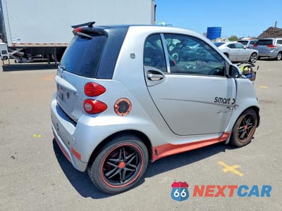 Trzecie zdjęcie samochodu z tyłu: 2013 SMART FORTWO VIN:WMEEJ3BA5DK683402 - miniatura