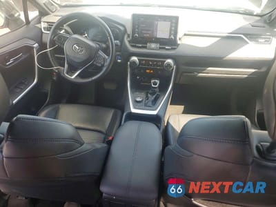Zdjęcie 8 z 13 samochodu: 2020 TOYOTA RAV4 XSE VIN:JTMEWRFV3LD551144 - miniatura