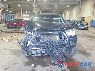 Piąte zdjęcie samochodu w środku: 2020 TOYOTA TACOMA SR V6 VIN:3TMCZ5AN2LM359796 - miniatura