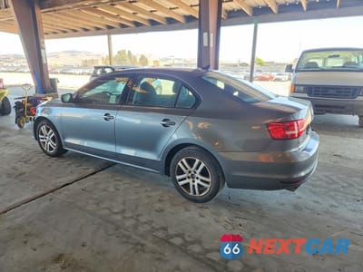 Drugie zdjęcie samochodu z przodu: 2015 VOLKSWAGEN JETTA BASE VIN:3VW1K7AJ5FM352539 - miniatura