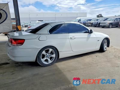 Trzecie zdjęcie samochodu z tyłu: 2010 BMW 328 I SULEV VIN:WBAWR3C51AP462758 - miniatura