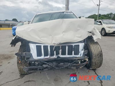 Piąte zdjęcie samochodu w środku: 2011 JEEP GRAND CHEROKEE LAREDO VIN:1J4RS4GG3BC532186 - miniatura