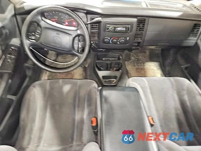 Zdjęcie 8 z 12 samochodu: 2002 DODGE DAKOTA QUAD SLT VIN:1B7HG48N02S581528 - miniatura
