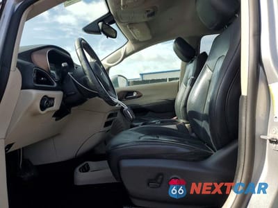 Zdjęcie 7 z 13 samochodu: 2018 CHRYSLER PACIFICA VIN:2C4RC1BG7JR110646 - miniatura