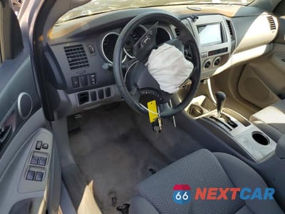 Zdjęcie 8 z 13 samochodu: 2005 TOYOTA TACOMA DOUBLE CAB VIN:5TELU42N95Z080083 - miniatura