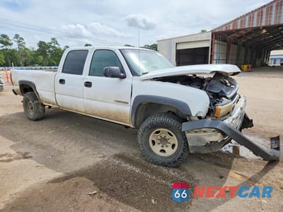 Czwarte zdjęcie samochodu z boku: 2006 CHEVROLET SILVERADO C2500 HEAVY DUTY VIN:1GCHC23U16F136003 - miniatura