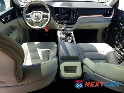 Zdjęcie 8 z 14 samochodu: 2021 VOLVO XC60 T5 MOMENTUM VIN:YV4102RK2M1834871 - miniatura