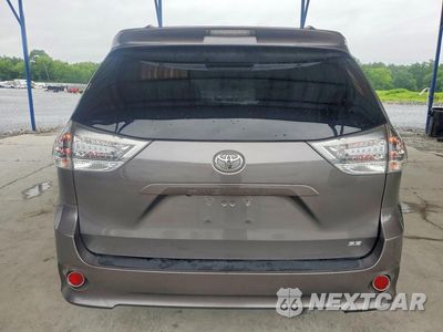 Zdjęcie 6 z 12 samochodu: 2016 TOYOTA SIENNA SE VIN:5TDXK3DC2GS752725 - miniatura