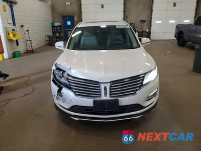 Piąte zdjęcie samochodu w środku: 2017 LINCOLN MKC RESERVE VIN:5LMTJ3DH6HUL46577 - miniatura