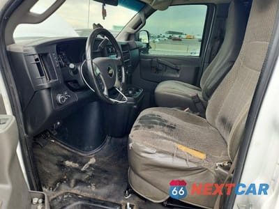 Zdjęcie 7 z 13 samochodu: 2019 CHEVROLET EXPRESS G2500 VIN:1GCWGAFB0K1317729 - miniatura