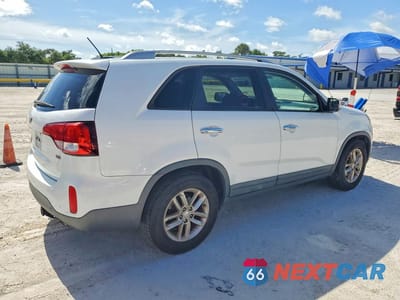Trzecie zdjęcie samochodu z tyłu: 2014 KIA SORENTO LX VIN:5XYKT3A65EG475293 - miniatura