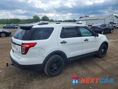 Trzecie zdjęcie samochodu z tyłu: 2015 FORD EXPLORER POLICE INTERCEPTOR VIN:1FM5K8AR0FGB62105 - miniatura