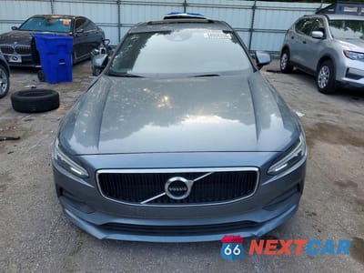 Piąte zdjęcie samochodu w środku: 2018 VOLVO S90 T5 MOMENTUM VIN:LVY982AK2JP039962 - miniatura