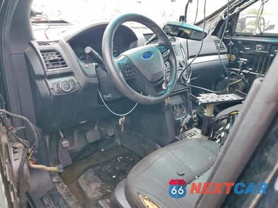 Zdjęcie 8 z 13 samochodu: 2016 FORD EXPLORER POLICE INTERCEPTOR VIN:1FM5K8AR0GGA78206 - miniatura