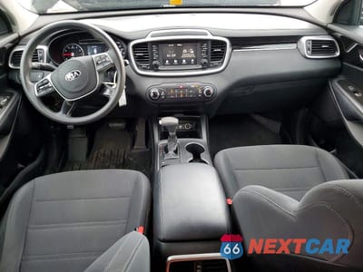 Zdjęcie 8 z 13 samochodu: 2019 KIA SORENTO L VIN:5XYPG4A36KG583343 - miniatura