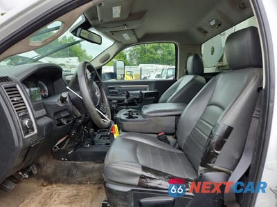 Zdjęcie 7 z 12 samochodu: 2015 RAM 4500 BUCKET TRUCK VIN:3C7WRLAJ0FG687030 - miniatura