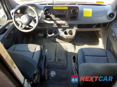 Zdjęcie 8 z 13 samochodu: 2019 MERCEDES BENZ SPRINTER 2500 DELIVERY VAN VIN:WD4PF1CD9KP129209 - miniatura