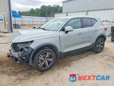 2025 VOLVO XC40 CORE YV4L12UJ9S2515754 - główne zdjęcie licytacji z USA - miniatura