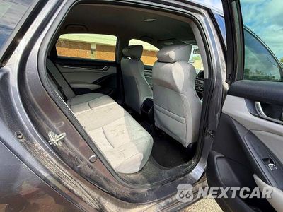 Zdjęcie 6 z 10 samochodu: 2019 HONDA ACCORD HYBRID VIN:1HGCV3F1XKA002546 - miniatura