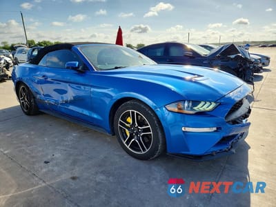 Czwarte zdjęcie samochodu z boku: 2021 FORD MUSTANG VIN:1FATP8UH8M5106184 - miniatura