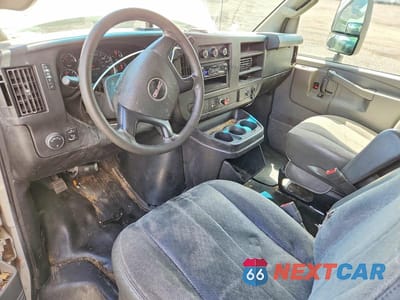Zdjęcie 8 z 12 samochodu: 2016 GMC SAVANA DELIVERY TRUCK VIN:1GD37TCG1G1269773 - miniatura