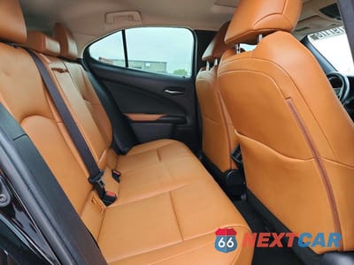 Zdjęcie 11 z 13 samochodu: 2020 LEXUS UX 250H VIN:JTHP9JBH1L2033576 - miniatura
