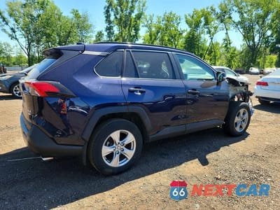 Trzecie zdjęcie samochodu z tyłu: 2024 TOYOTA RAV4 XLE VIN:2T3P1RFVXRW409991 - miniatura