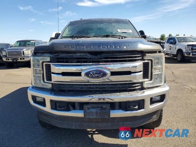 Piąte zdjęcie samochodu w środku: 2017 FORD F-350 SUPER DUTY VIN:1FT8W3BTXHEB92052 - miniatura