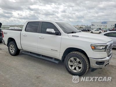 Czwarte zdjęcie samochodu z boku: 2023 RAM 1500 LARAMIE VIN:1C6SRFJT3PN555653 - miniatura