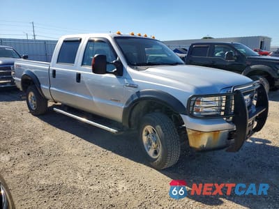 Czwarte zdjęcie samochodu z boku: 2005 FORD F250 SUPER DUTY VIN:1FTSW21P05ED38295 - miniatura