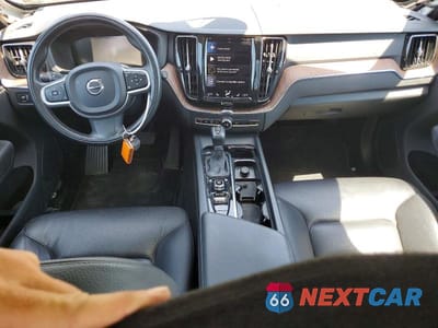 Zdjęcie 8 z 13 samochodu: 2021 VOLVO XC60 T5 MOMENTUM VIN:YV4102RK2M1787681 - miniatura