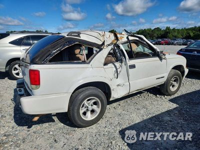 Trzecie zdjęcie samochodu z tyłu: 1999 CHEVROLET BLAZER VIN:1GNCS18W6XK139061 - miniatura