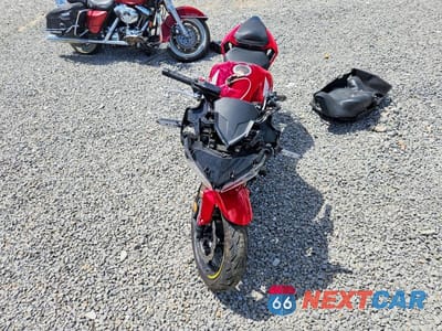 Piąte zdjęcie samochodu w środku: 2023 HONDA CBR500 RA VIN:MLHPC6256P5400608 - miniatura