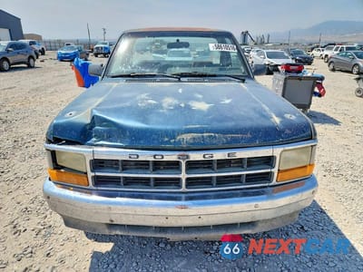 Piąte zdjęcie samochodu w środku: 1993 DODGE DAKOTA SPORT VIN:1B7FL26X0PS178376 - miniatura