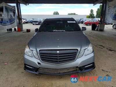 Piąte zdjęcie samochodu w środku: 2011 MERCEDES-BENZ E 550 VIN:WDDHF7CB8BA316918 - miniatura