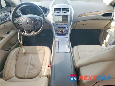 Zdjęcie 8 z 13 samochodu: 2018 LINCOLN MKZ RESERVE VIN:3LN6L5E94JR625780 - miniatura