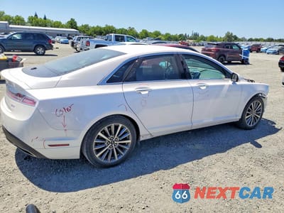 Trzecie zdjęcie samochodu z tyłu: 2020 LINCOLN MKZ VIN:3LN6L5A9XLR622570 - miniatura