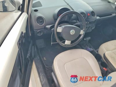 Zdjęcie 8 z 12 samochodu: 2008 VOLKSWAGEN NEW BEETLE TRIPLE WHITE VIN:3VWFW31C88M517345 - miniatura