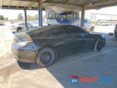 Trzecie zdjęcie samochodu z tyłu: 2010 HYUNDAI GENESIS COUPE 3.8L VIN:KMHHU6KH3AU011576 - miniatura