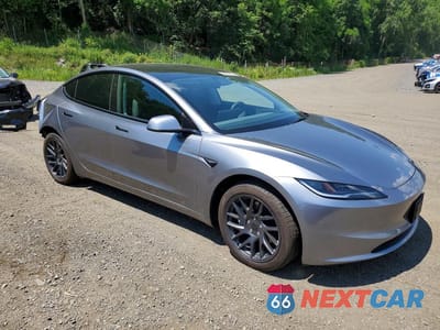 Czwarte zdjęcie samochodu z boku: 2025 TESLA MODEL 3 VIN:5YJ3E1EA8SF017610 - miniatura