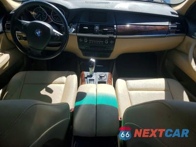Zdjęcie 8 z 12 samochodu: 2011 BMW X5 VIN:5UXZW0C55BL368543 - miniatura