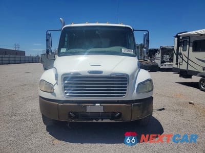 Piąte zdjęcie samochodu w środku: 2016 FREIGHTLINER M2 106 MEDIUM DUTY VIN:1FVACXDT1GHHB4937 - miniatura