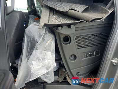 Zdjęcie 11 z 13 samochodu: 2022 CHEVROLET SUBURBAN C1500 RST VIN:1GNSCEKD0NR204806 - miniatura
