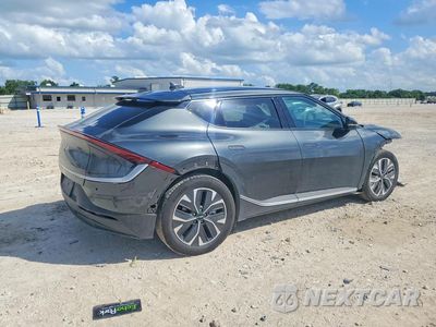 Trzecie zdjęcie samochodu z tyłu: 2024 KIA EV6 LIGHT VIN:KNDC34LB6R5205072 - miniatura