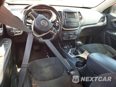 Zdjęcie 8 z 13 samochodu: 2016 JEEP CHEROKEE LATITUDE VIN:1C4PJMCSXGW348489 - miniatura