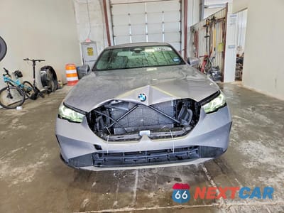 Piąte zdjęcie samochodu w środku: 2026 BMW 530 I VIN:WBA43FJ09TCV65373 - miniatura