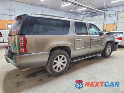 Trzecie zdjęcie samochodu z tyłu: 2012 GMC YUKON XL DENALI VIN:1GKS2MEF7CR266921 - miniatura