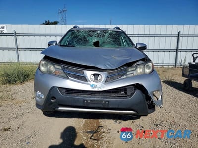Piąte zdjęcie samochodu w środku: 2015 TOYOTA RAV4 XLE VIN:2T3WFREV1FW151645 - miniatura
